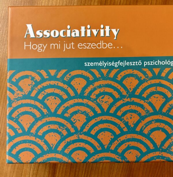 Associativity-doboz